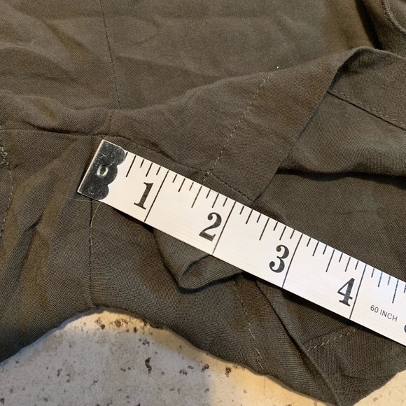 💜 ARDENE M/M Basic Collection Olive Green Paperbag Waist Tie-Front Shorts - Picture 6 of 6